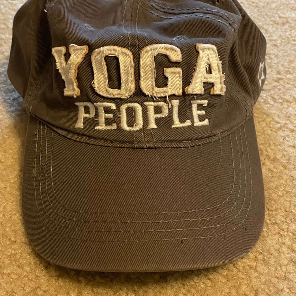 Gray 'Yoga People' Cap